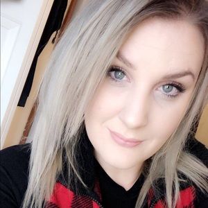 Meet your Posher, Chloe